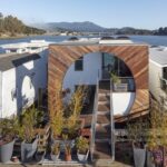 Sausalito Houseboat / Craig Steely Architecture